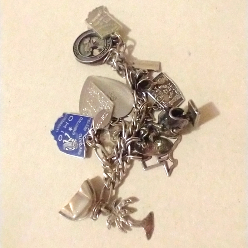 VINTAGE traveling charm bracelet